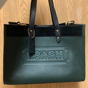 Field Tote 30 In Colorblock With Coach Badge Brass/Amazon Green Multi.
